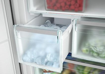 Отдельностоящая холодильно-морозильная комбинация Miele KFNS28463 ED/CS