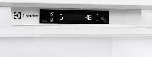 Холодильник Electrolux ENN 92853 CW