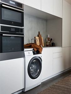 Стирально-сушильная машина Electrolux EW7WR361S
