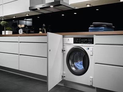 Встраиваемая стирально-сушильная машина Electrolux EW7W3R68SI