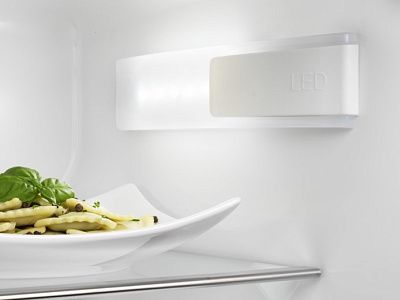 Холодильник Electrolux ENN 92853 CW