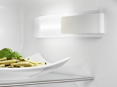 Холодильник Electrolux ERN1300AOW