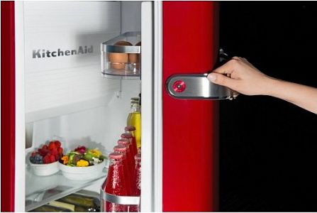 Холодильник KitchenAid KCFME 60150R