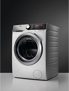 Стиральная машина AEG L7FEC48SR