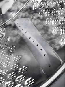 Стиральная машина AEG L7FEC48SR
